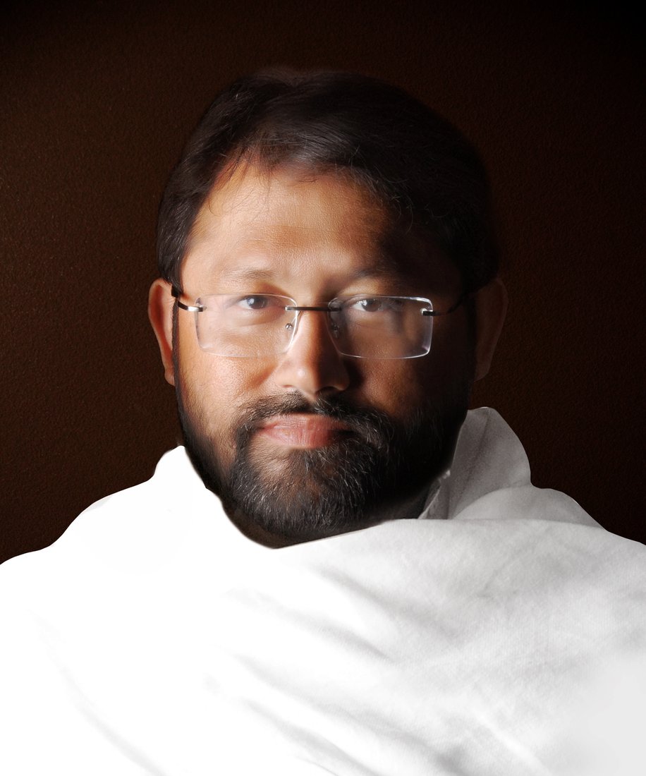 Pujya Gurudevshri Rakeshji, Spiritual Guide, Shrimad Rajchandra Mission Dharampur